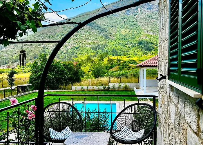 Riverstone Oasis * 特雷比涅